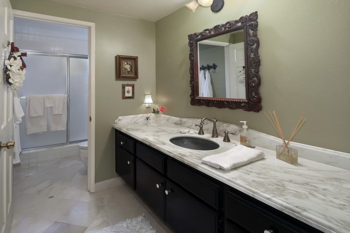 Bathroom Interior Design with Mirror