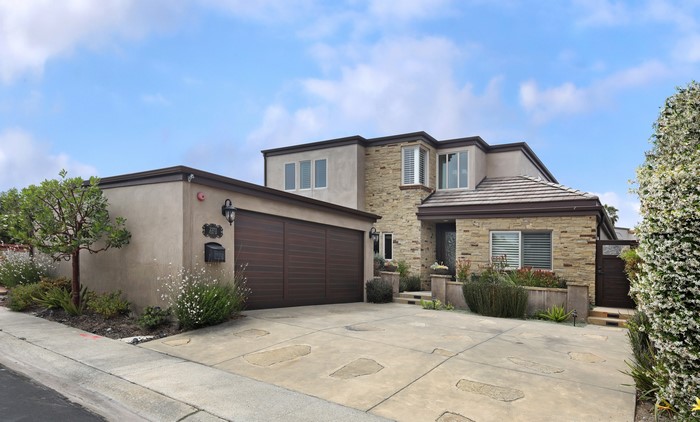 House with Garage in Dana Point, California