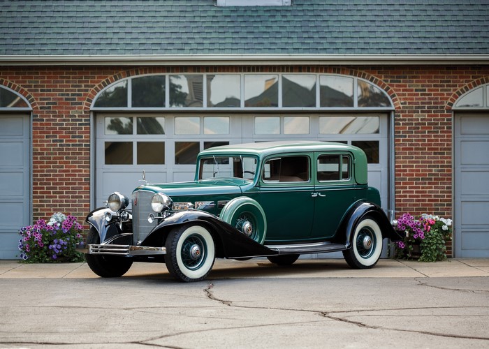 4K 1933 Cadillac V12 370-C Town Sedan