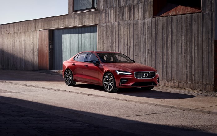 Red Volvo S60 2018 Sedan