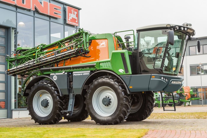 Amazone Pantera 4502 self-propelled sprayer