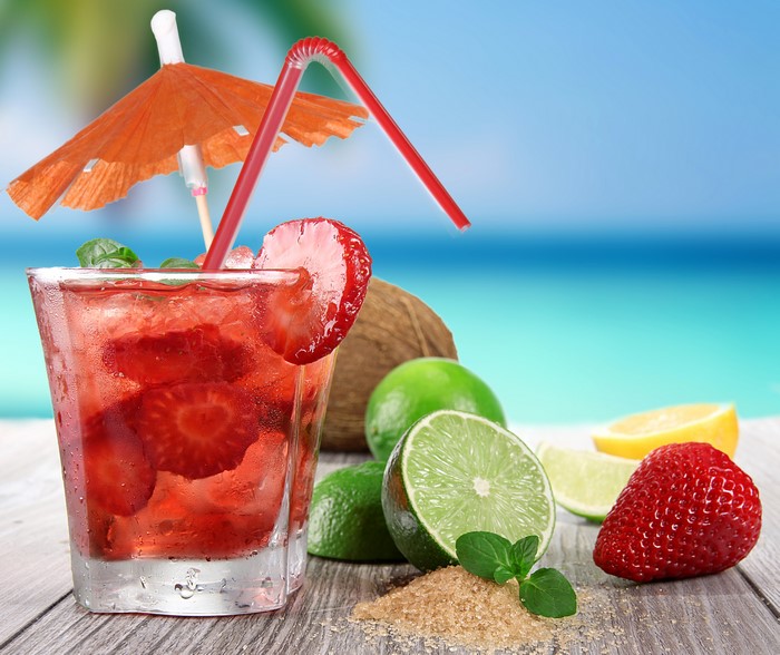 4k 5k Drinks Strawberry Lime Highball Glass Umbrella Hd Wallpaper Rare Gallery