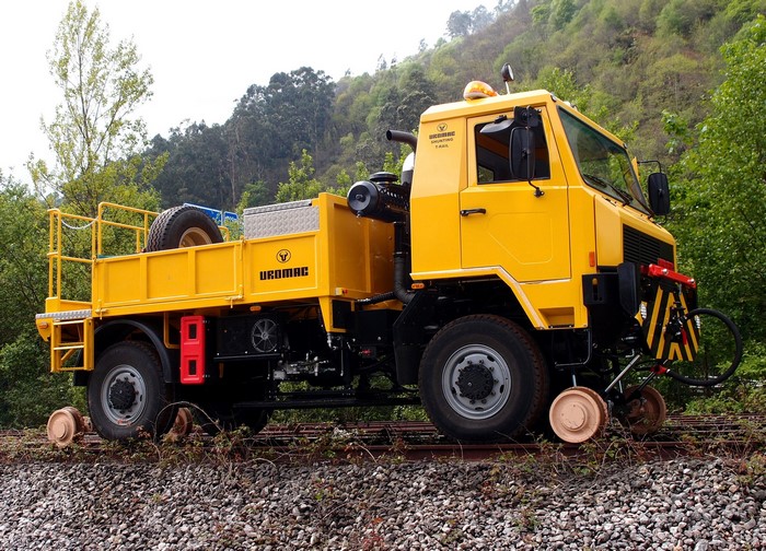 Uromac T-Rail SV rail truck on tracks