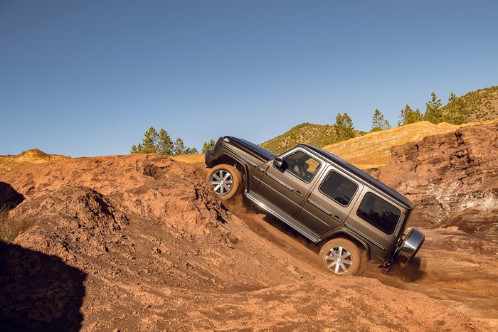 Mercedes-Benz 2018 G 500 SUV off-roading