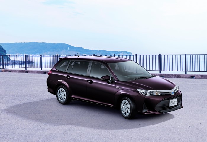 4K 2017-18 Toyota Corolla Fielder Hybrid Violet