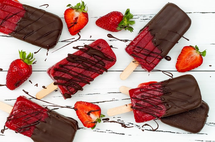 4K Strawberry Chocolate Ice Cream Pops
