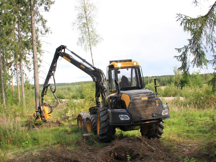 Ponsse Ergo 6w harvester in a forest