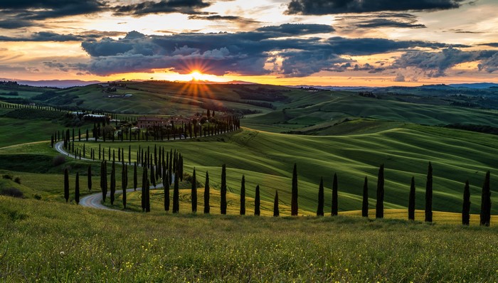 4K Tuscany Sunset Over Rolling Green Hills