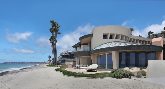 Modern Mansion on the Coast in Dana Point, California