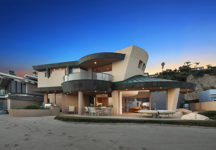 Modern Mansion Design in Dana Point, USA