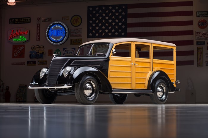 1937 Ford V8 Deluxe Station Wagon