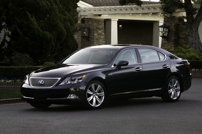 Black 2007-09 Lexus LS 600h L parked in front of a house