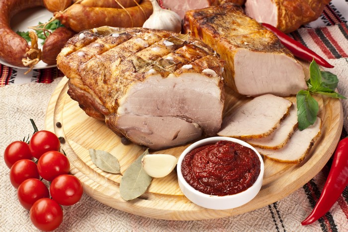 Meat products with tomatoes and chili peppers