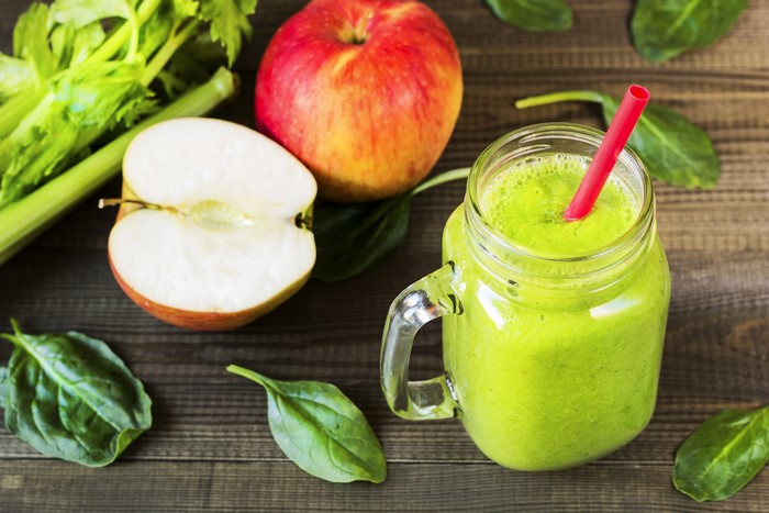 Green Juice with Apples and Celery