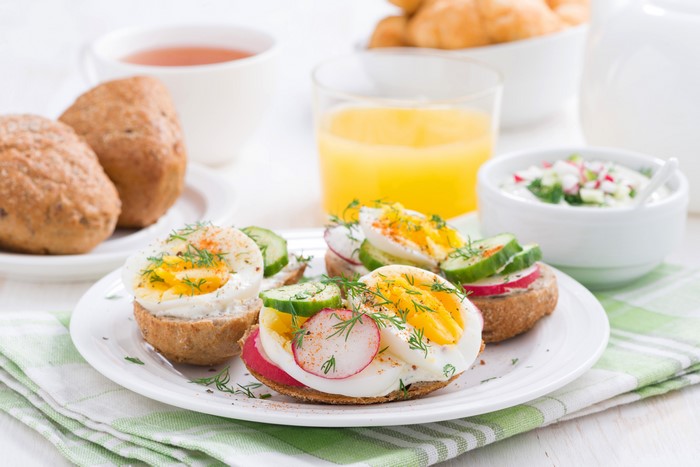4K Breakfast with Eggs and Vegetables