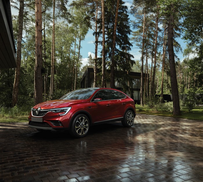 4K Red Renault 2018 Arkana