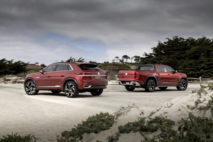 2018 Volkswagen Atlas Tanoak Concept and Atlas Cross Sport