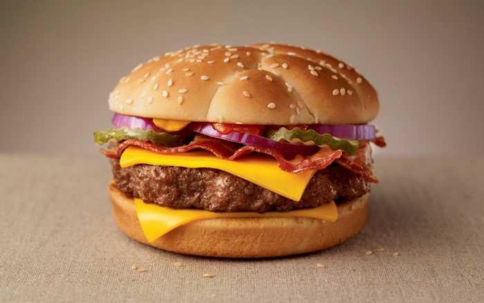 Hamburger with cheese and bacon