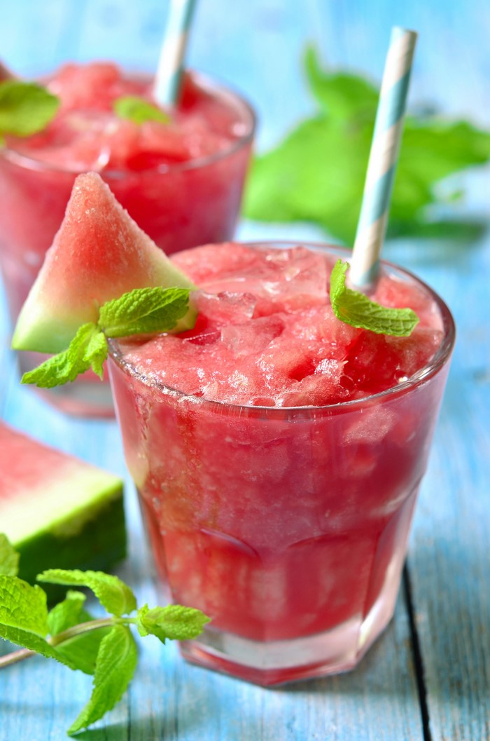 Watermelon juice with mint and watermelon slice