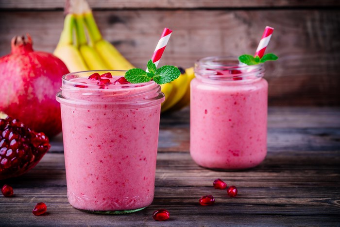 Pomegranate Smoothies with Bananas and Mint