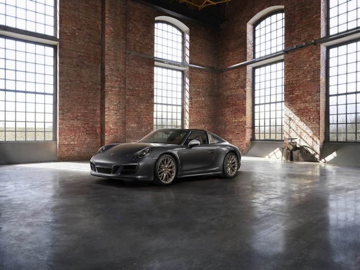 Porsche 911 Targa 4 GTS Exclusive Manufaktur Edition