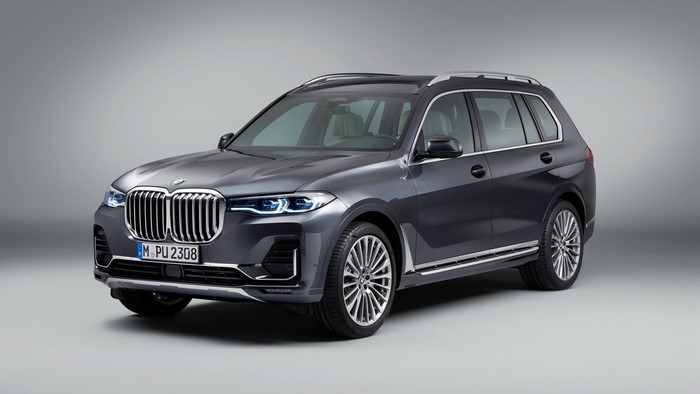 4K 2018 BMW XDrive40i X7 Estate car