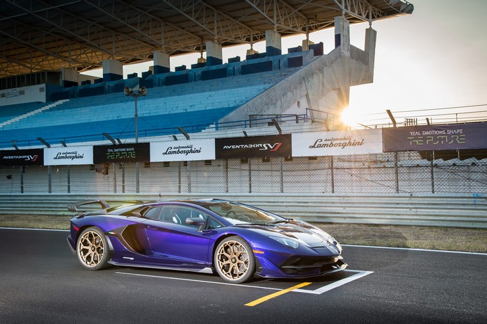 4K 2019 Lamborghini Aventador SVJ