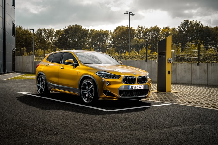 Yellow BMW AC Schnitzer ACS2