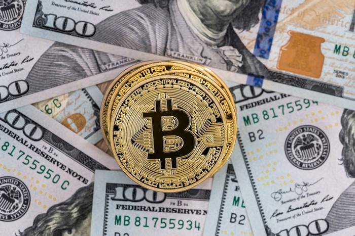 4K Bitcoin and US Dollars