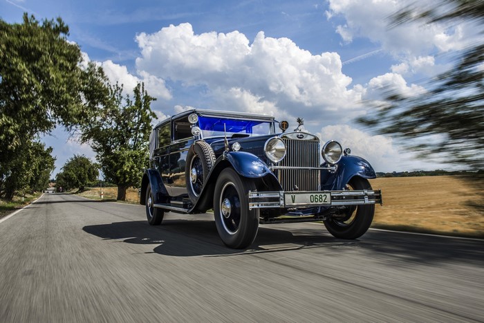 4K Blue 1932 Skoda 860 Cabriolet in Motion