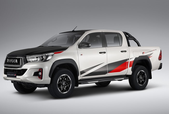 4K 2018 Toyota Hilux GR Sport Pickup Truck