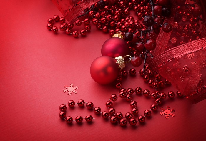 4K Red Christmas Ornaments and Beads