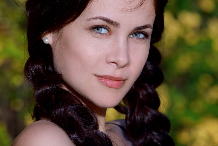 Martina Mink Closeup with Braided Hair 4K