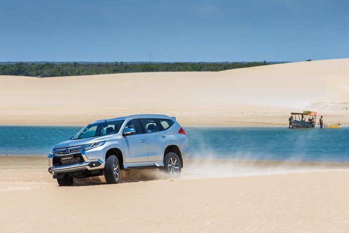 2018 Mitsubishi Pajero Sport Crossover on Sand Dunes
