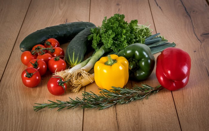 4K Vegetables on Wood Planks