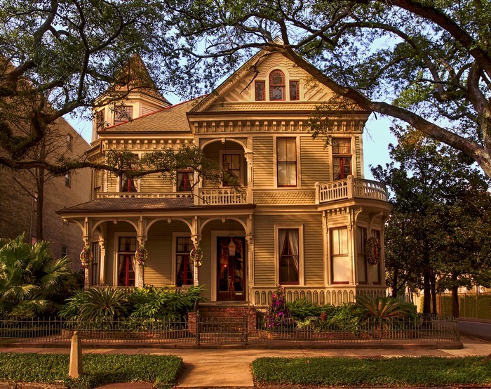 Victorian House in New Orleans with Oak Trees