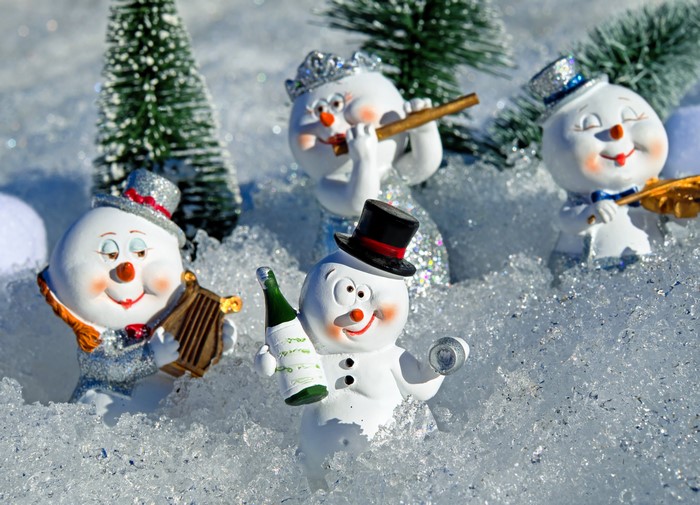 Four Snowmen with Musical Instruments and Drinks