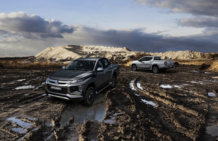 Mitsubishi Double Cab L200 Triton 2019 in mud
