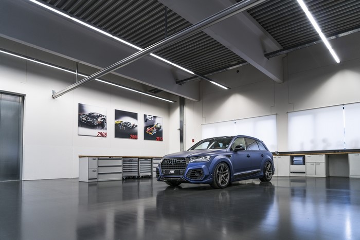 Blue Audi SQ7 ABT by Vossen