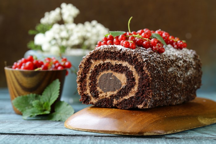 Chocolate Swiss Roll with Currants