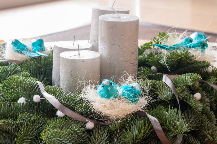 Christmas Advent Wreath with Candles and Birds