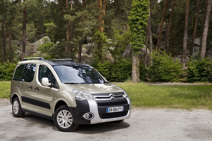 Citroen Berlingo XTR Multispace in a forest