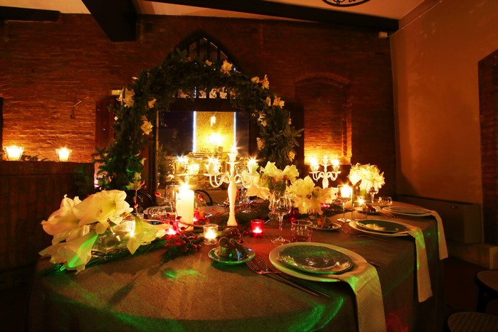 Table setting with candles and flowers