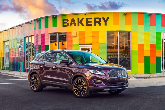 2019 Lincoln MKC Black Label wine color metallic