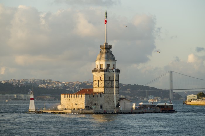 Maiden Tower Kiz Kulesi on Bosphorus, Istanbul, Turkey
