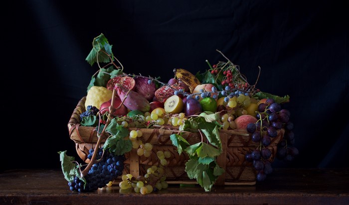 4K Fruit in Wicker Basket with Grapes and Berries