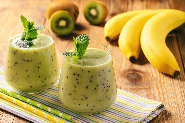 Kiwi Banana Smoothies with Mint