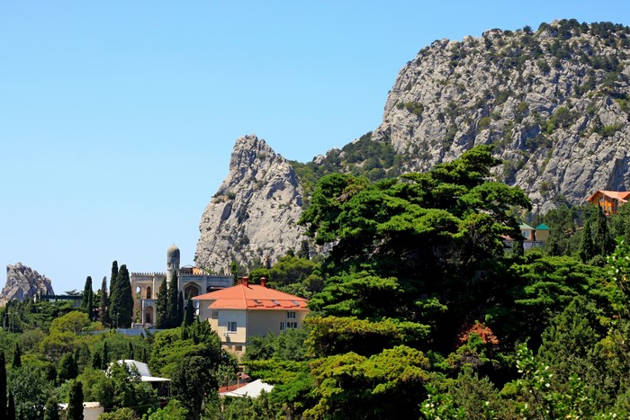 Simeiz, Crimea: Houses and Rocky Mountains