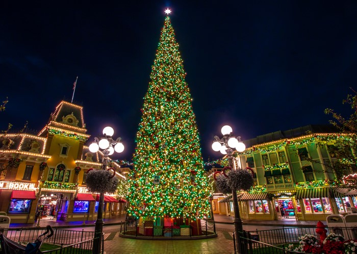 4K Christmas Tree at Disneyland Anaheim