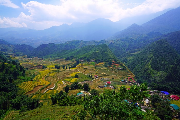 4K Muong Hoa Valley Vietnam Scenery Mountains Fields Houses